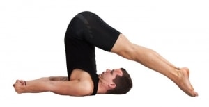Trainiere 2-3 Mal pro Woche die Halasana Yoga-Position und Du kannst Dir sehr schnell selbst einen blasen